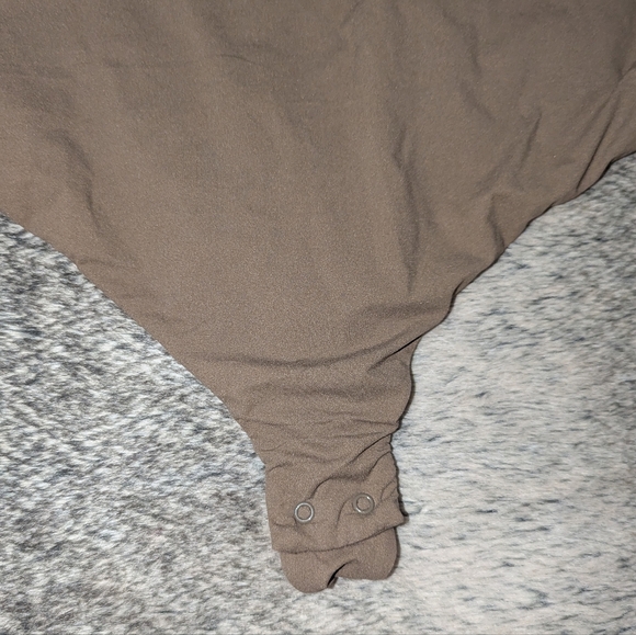 SKIMS Fits Everybody High-Neck Thong Bodysuit Cocoa Brown Women's 4X - Picture 6 of 6